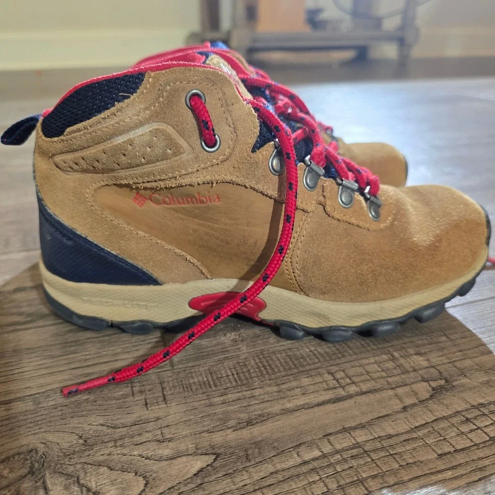 Columbia Redmond Mid Waterproof Youth Hiking‎ Boots Tan Navy Red BY Size 4